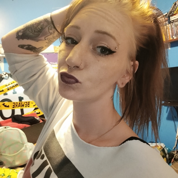 Meet your Posher, Nikole - Picture 5 of 11